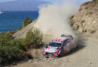 Thierry Neuville tweede in turbulente Rally van Turkije #1