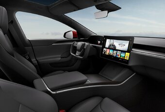 Is dat nieuwe Tesla-stuur wel legaal? #1