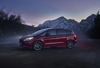 Ford S-Max Hybrid (2021) #1