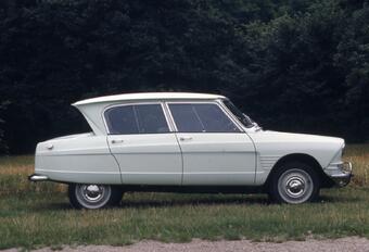 THROWBACK: Citroën Ami 6 (1961-1978) #1