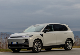 2026 Leapmotor B10 Hybrid EV