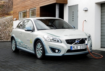 Volvo C30 met range extender op waterstof #1