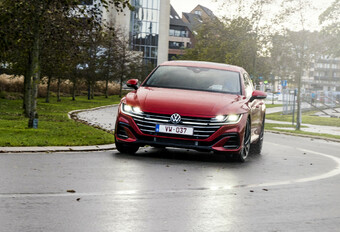 Volkswagen Arteon Shooting Brake 2.0 TSI (2021) #1