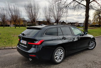 BMW 318i Touring (2021) #1