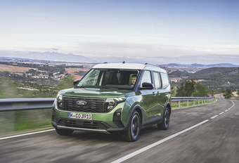 Review Ford Tourneo Courier 2024