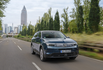 Review Opel Grandland Hybrid Turbo