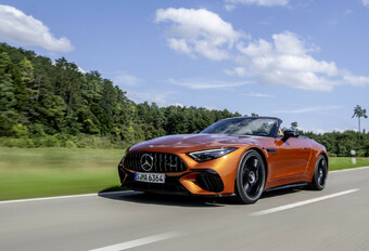 Review Mercedes-AMG SL 63 S E Performance PHEV (2025) 