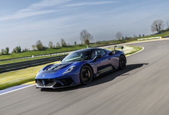 Review Maserati MC20 GT2 Stradale (2025) - test AutoGids