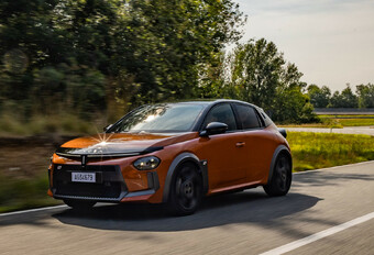 Review Lancia Ypsilon HF (2025)  - eerste test AutoGids