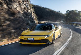 Review Ferrari 849 Testarossa (2026)