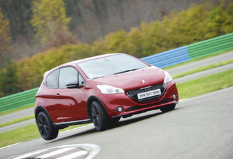 Peugeot 208 GTi 30th #1