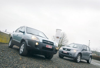 HYUNDAI TUCON 4WD 2.0 CRDI • SUZUKI GRAND VITARA 1.9 DDiS : Goud en zilver #1