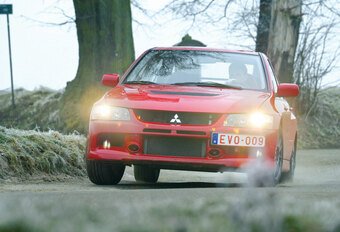 MITSUBISHI LANCER EVOLUTION IX : The Missing Link #1