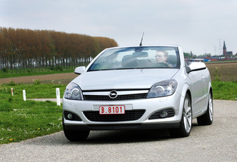 OPEL ASTRA TWINTOP : Charmeur van het bal #1