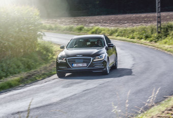 Hyundai Genesis V6 (2014) #1