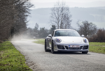 Porsche 911 Carrera 4 GTS : Le meilleur des mondes ? #1