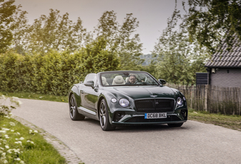 BENTLEY CONTINENTAL GTC W12 : Frisjes bijgeknipt #1