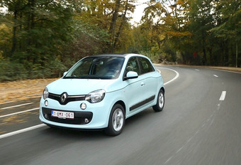 Avec la dernière Twingo, Renault change du tout au tout. Le constructeur parvient à retrouver la fraîcheur du tout premier modèle, même si celui-ci est différent.