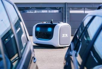 Op de luchthaven van Lyon (Saint-Exupéry) zorgen autonome Stan-robotwagentjes ervoor dat door de reizigers achtergelaten auto's netjes geparkeerd worden. Bekijk de video van deze Automoted Valet Parking Service van Stanley Robotics.