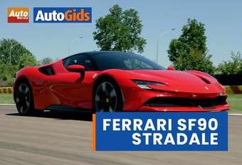 AutoWereld reed met de 1.000 pk sterke SF90 Stradale, de plug-inhybride supersportwagen van Ferrari. Bekijk de video!