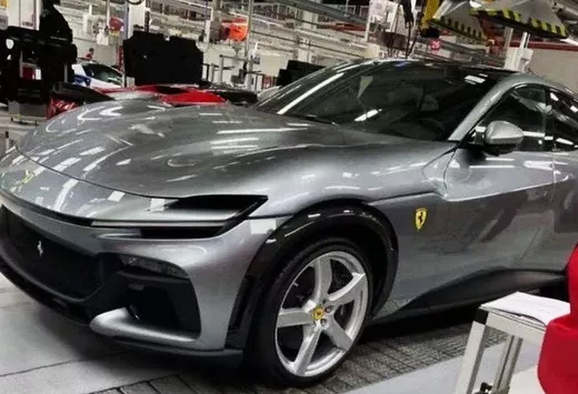 Gelekt: Ferrari Purosangue (2023)