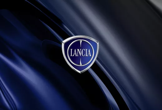 Lancia, calandres lumineuses et intérieurs rétro #1