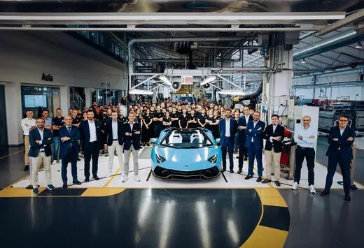 Zwaait Lamborghini de V12 definitief vaarwel? #1