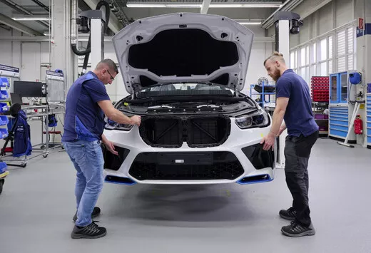BMW lance la production de l'iX5 à hydrogène #1