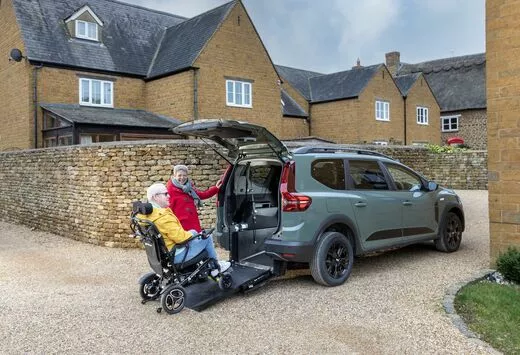 Dacia Jogger binnenkort geschikt voor rolstoelpassagier #1