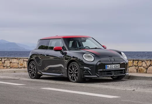2024 Mini Cooper SE Electric JCW package