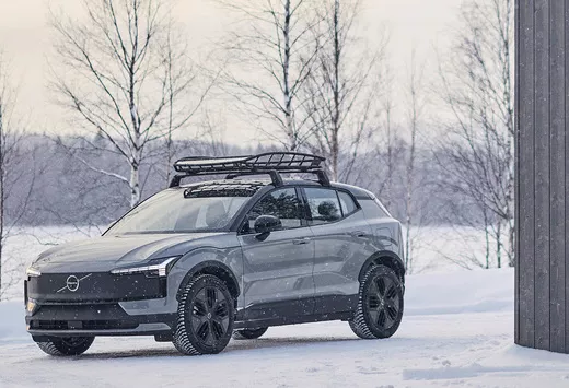 2025 Volvo EX30 Cross Country