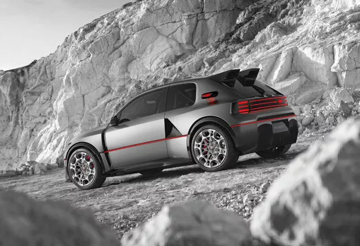 Peugeot E-T16 : un hommage de 816 ch à l’ère du Groupe B