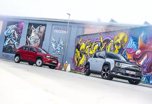 Fiat Grande Panda Electric vs. Renault 4 E-Tech Electric 150 HP Comfort Range