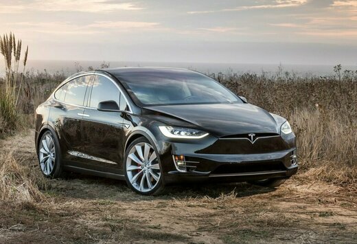 Tesla Model X (2022)
