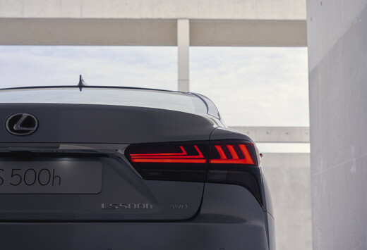 Lexus LS krijgt weer kleine facelift 