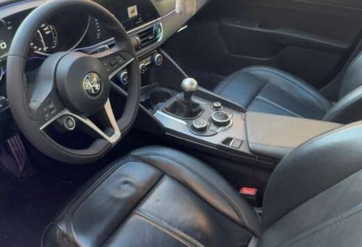 Alfa Romeo 2.2 JTDm Super