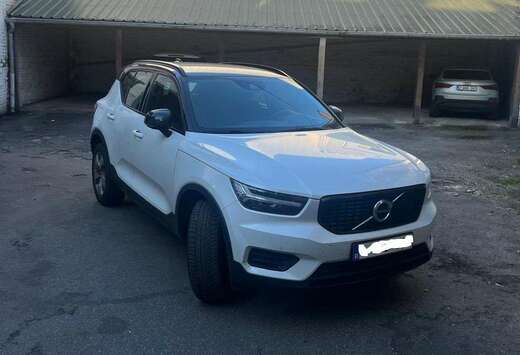 Volvo XC40+1.5+T3+R-Design