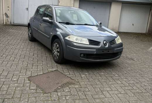Renault Renaut Mégane essence très propre prête. I ...