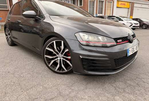 Volkswagen Golf 2.0 TSI DSG