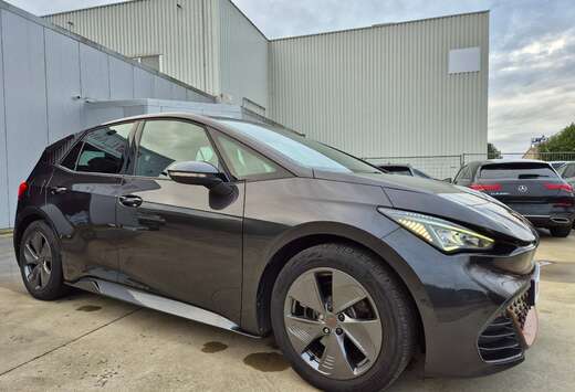 62 kWh // 204CV // 60.435 KM  2023