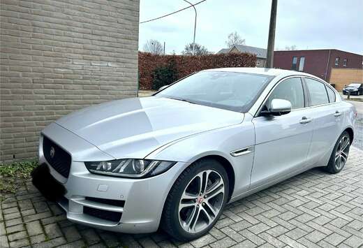 Jaguar XE 2.0 D AWD Prestige