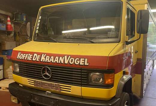 Mercedes-Benz verkaauf wagen -street Food