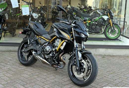 S met accessoires * 2400 km *