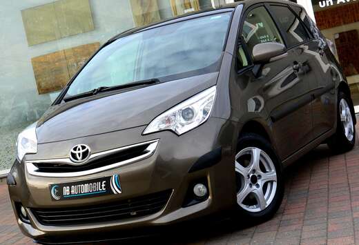 Toyota 1.4 D-4D Loung*1ER PROP*TOIT PANO*CAMERA*GARAN ...
