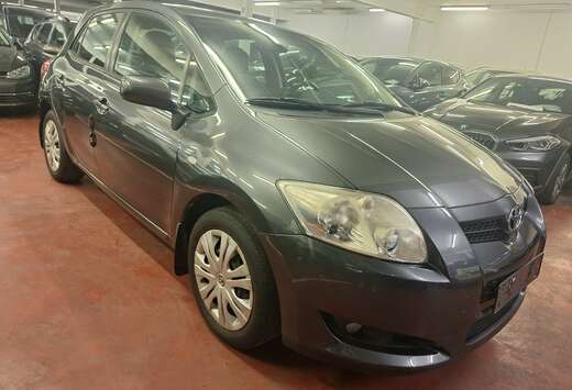 Toyota Auris 1.4i VVT-i Linea Luna