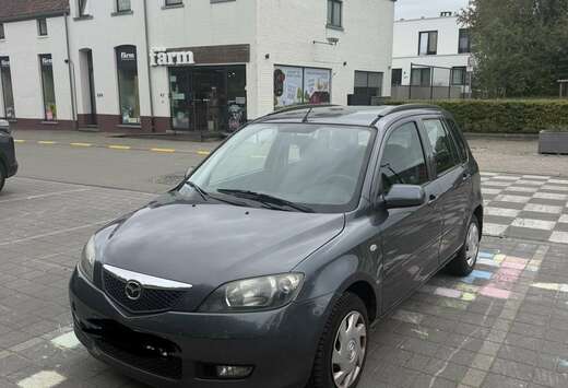 Mazda 1.4i boîte automatique airco prête à immatri ...