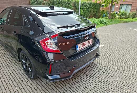 Honda Civic 1.0 i-VTEC Elegance