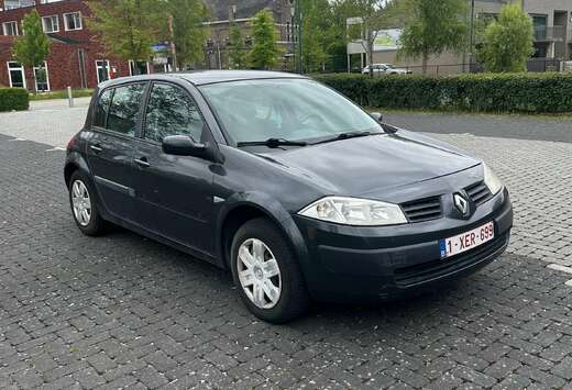 Renault Megane 1.4i 16v The Moon