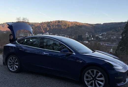 Tesla Accu voor lange afstand. Vierwielaandrijving. D ...