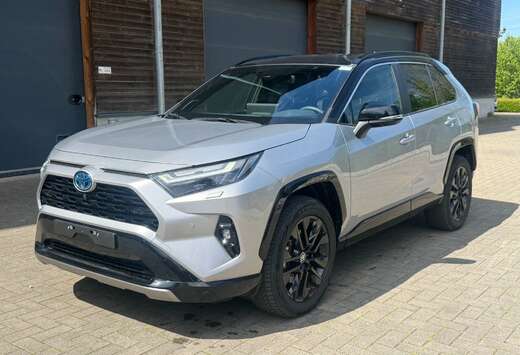 Toyota 2.5 HYBRID 218hk Full Option